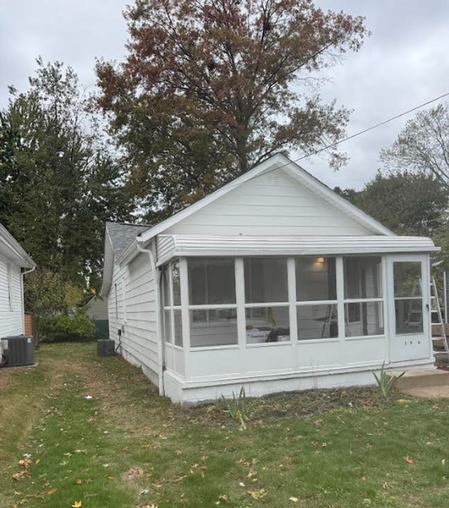 386 Dennison Ave in Akron, OH - Building Photo - Building Photo