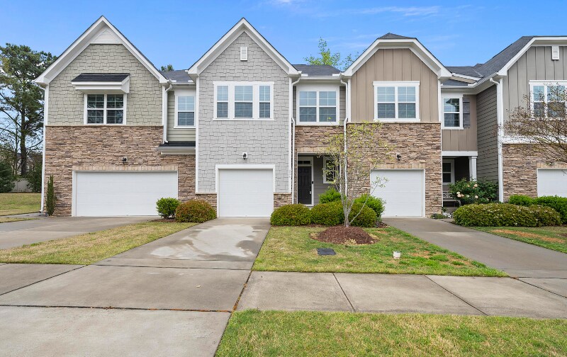 854 New Derby Ln in Apex, NC - Building Photo