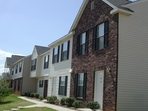 Talbert Woods Apartments and Townhomes in Mooresville, NC - Building Photo - Building Photo