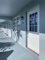 701 Pine Dr in Pompano Beach, FL - Building Photo