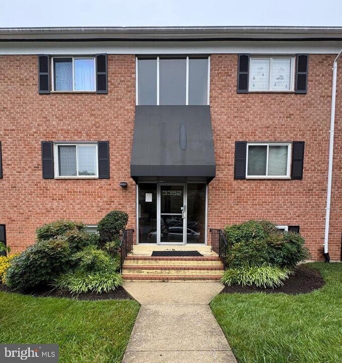 3352 Hewitt Ave in Silver Spring, MD - Building Photo