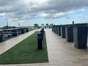 5300 Paseo Blvd, Unit 1603 in Doral, FL - Building Photo - Building Photo