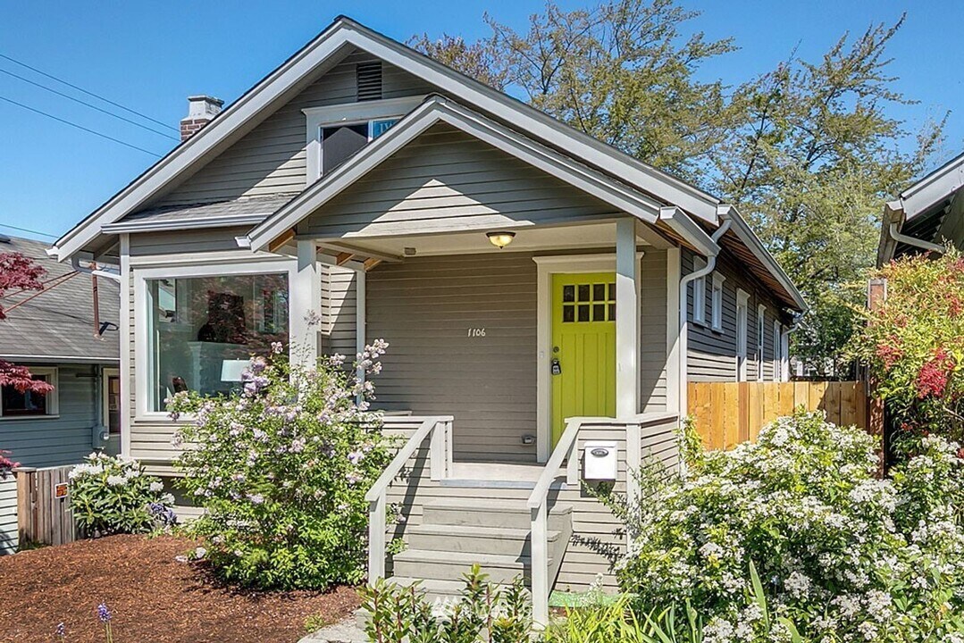 1106 NE 55th St in Seattle, WA - Building Photo