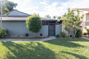 13391 Broadhurst Loop in Ft. Myers, FL - Building Photo