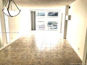 501 Three Islands Boulevard in Hallandale Beach, FL - Building Photo - Building Photo