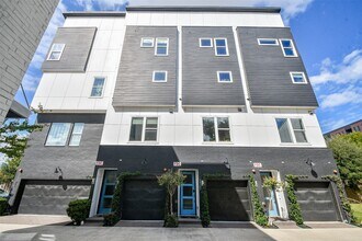 2412 Canal St in Houston, TX - Building Photo - Building Photo