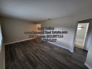 1319 Palomar Cir in Sacramento, CA - Building Photo - Building Photo