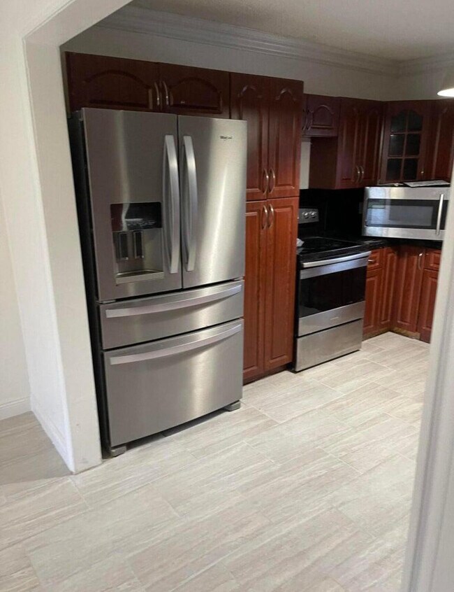 property at 192 Cape Cod Cir