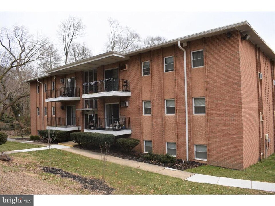 302 River Rd in Wilmington, DE - Building Photo