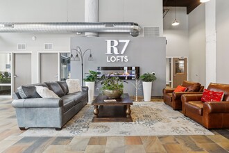 R7 Lofts in St. Paul, MN - Building Photo - Building Photo