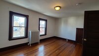 34 Bay State Ave, Unit #2 in Somerville, MA - Foto de edificio - Building Photo