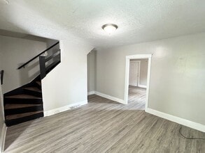 1013 Willow Street Pike in Lancaster, PA - Building Photo - Building Photo
