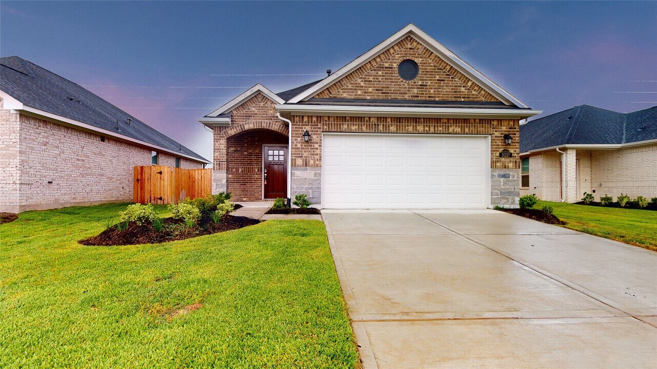 31227 Conover Dr in Fulshear, TX - Building Photo