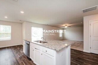 505 Lake Carol Dr in Zebulon, NC - Building Photo - Building Photo