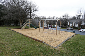 West Downs Apartments in Charlotte, NC - Building Photo - Building Photo