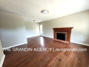 8475 Cloverdale Rd in Troutville, VA - Building Photo - Building Photo