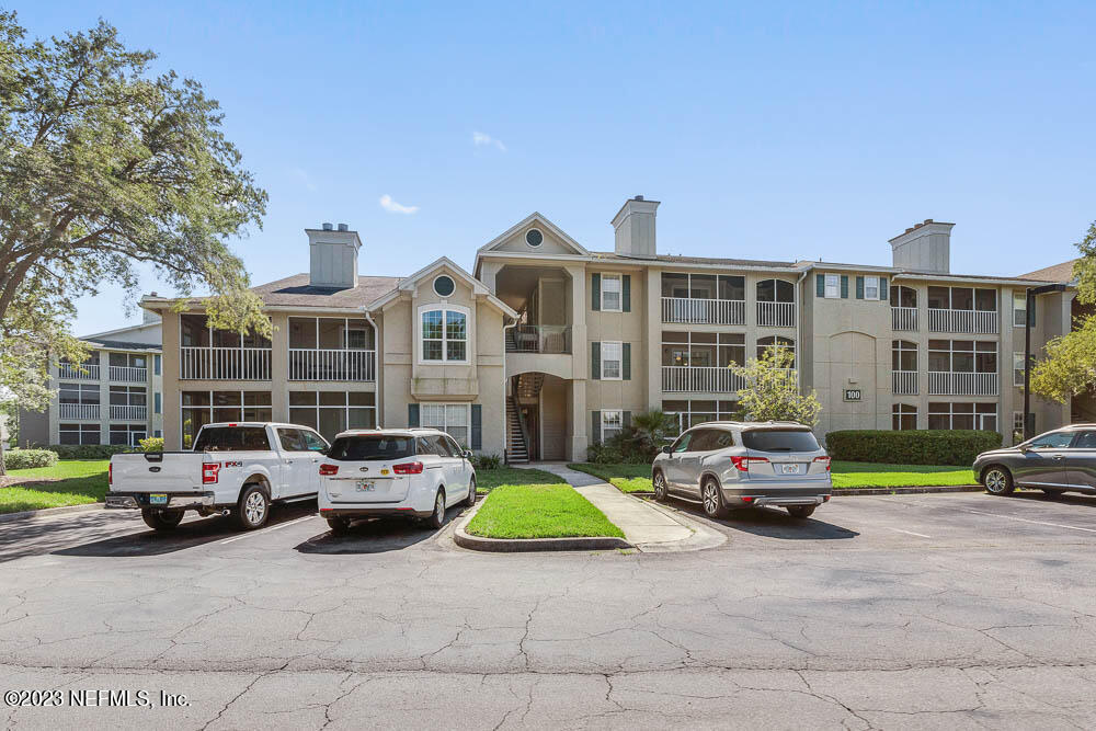 100 Ironwood Dr in Ponte Vedra Beach, FL - Building Photo