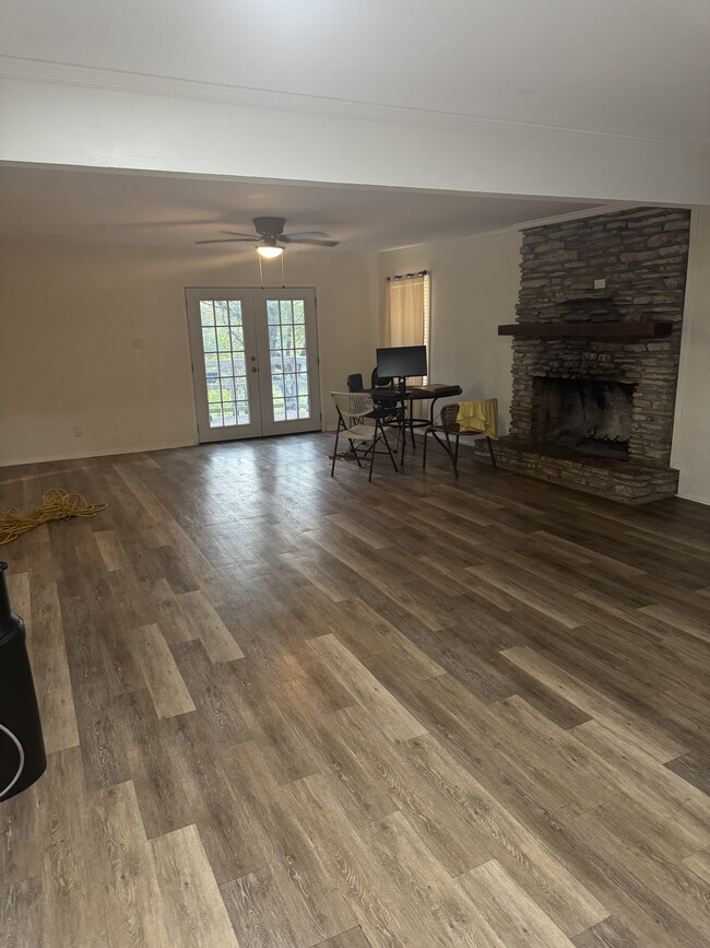 11829 Buckner Rd in Austin, TX - Building Photo - Building Photo