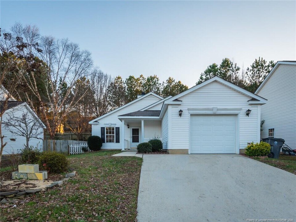 404 Homestead Park Dr in Apex, NC - Building Photo