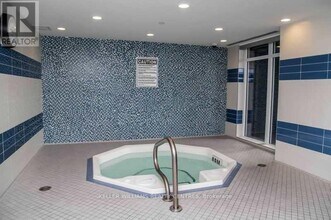 923-7161 YONGE St in Thornhill, ON - Building Photo - Building Photo
