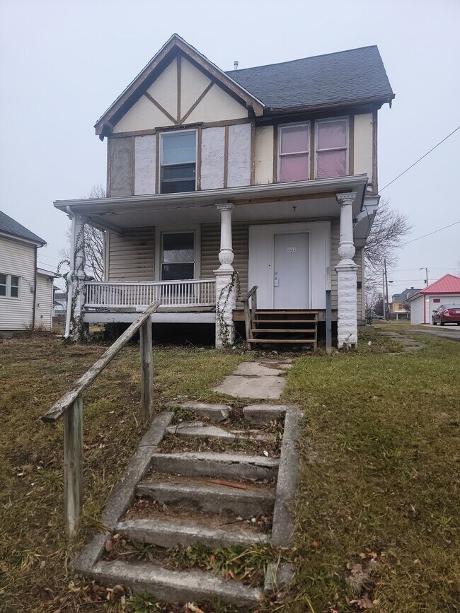 628 W Elm St Rentals in Lima, OH