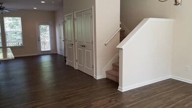 Room in Townhome on Sharonbrook Dr in Charlotte, NC - Building Photo - Building Photo