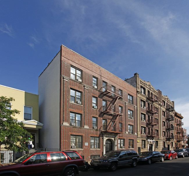 3044 32nd St in Astoria, NY - Building Photo - Building Photo