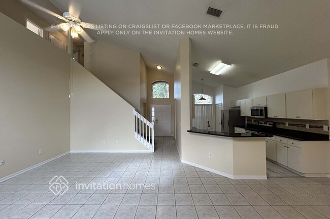 1605 Elk Spring Dr in Brandon, FL - Foto de edificio - Building Photo