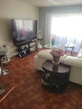 17901 NW 68th Ave in Hialeah, FL - Building Photo - Building Photo