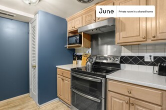 Private bedroom in 7 bed/4 bath Home in Washington, DC - Building Photo - Building Photo