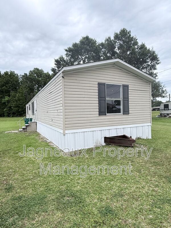 1908 Center St in Vinton, LA - Building Photo - Building Photo