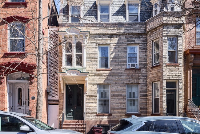 287 State St