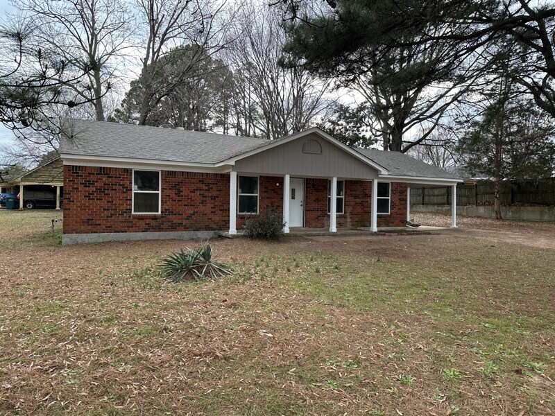 1153 Claiborne Dr in Southaven, MS - Building Photo