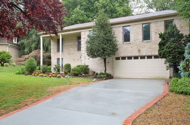 10513 Tyler Terrace in Potomac, MD - Building Photo - Building Photo
