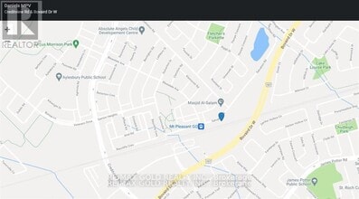 10 Lagerfeld Dr in Brampton, ON - Building Photo - Building Photo