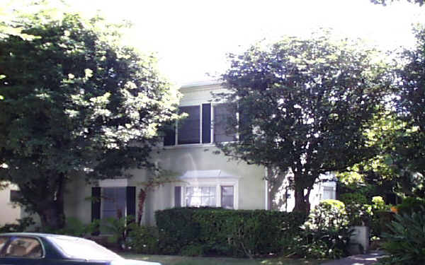 352 S Elm Dr in Beverly Hills, CA - Building Photo - Building Photo