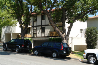 634 E Angeleno Ave in Burbank, CA - Building Photo - Building Photo