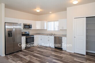 855 Endeavor Wy in Colorado Springs, CO - Building Photo - Building Photo