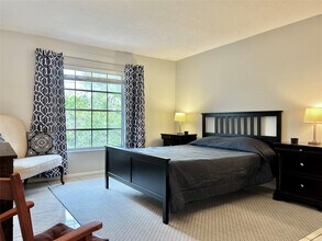 2271 NE 68th St in Fort Lauderdale, FL - Building Photo - Building Photo