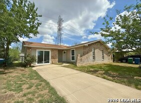4911 Tennyson Dr in San Antonio, TX - Building Photo