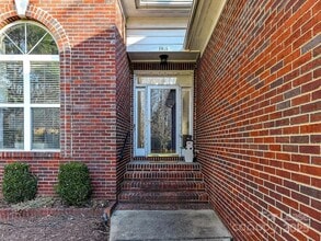 6915 Pleasant Dr in Charlotte, NC - Foto de edificio - Building Photo
