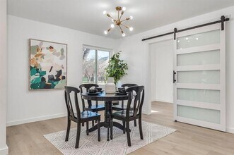 102 S Grove Rd in Richardson, TX - Building Photo - Building Photo