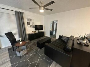 5036 N Hall St in Dallas, TX - Building Photo - Building Photo