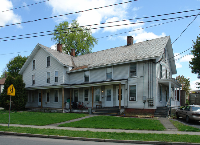 109-113 School St in Greenfield, MA - Foto de edificio - Building Photo