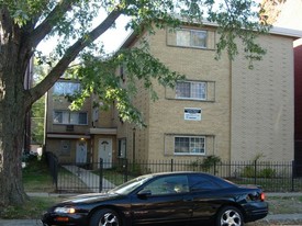 1403 W Sherwin Ave Apartments