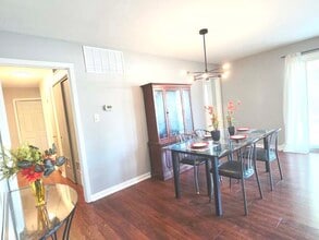 57 Forest Ln in Elk Grove Village, IL - Building Photo - Building Photo