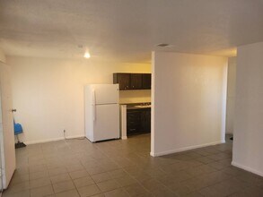 304 Orland St in Las Vegas, NV - Building Photo - Building Photo
