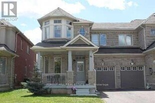 85 Shirrick Dr in Richmond Hill, ON - Building Photo
