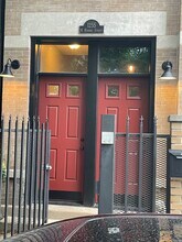 1255 N Honore St, Unit Honore in Chicago, IL - Building Photo - Building Photo