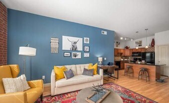 3363 McCue Rd in Houston, TX - Building Photo